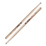 Vic Firth SJQ Corpmaster Jeff Queen Solo Stick - būgnų lazdelės, hickory, 1,71cm diametras, 43,18cm ilgis