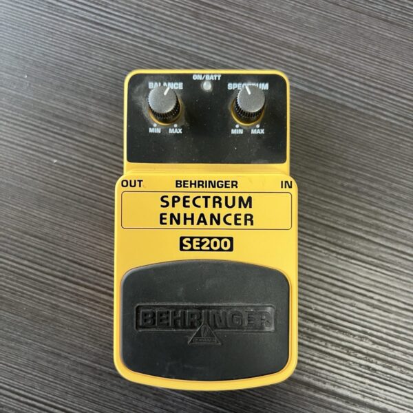 Behringer SE200 Spectrum Enhancer pedalas B-Stock