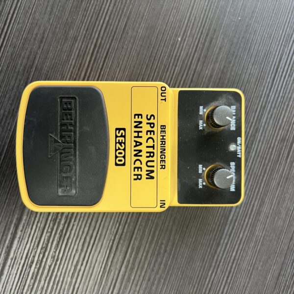Behringer SE200 Spectrum Enhancer pedalas B-Stock