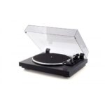 Thorens TD-158 automatinis patefonas su integruotu korekciniu stiprintuvu.