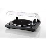 Thorens TD-170-1 automatinis patefonas su integruotu korekciniu stiprintuvu.