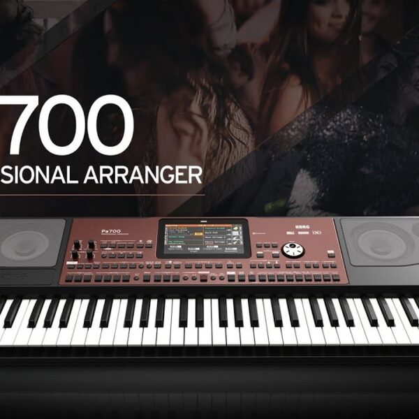 KORG PA700 Proffesional Aranager (61 keys)